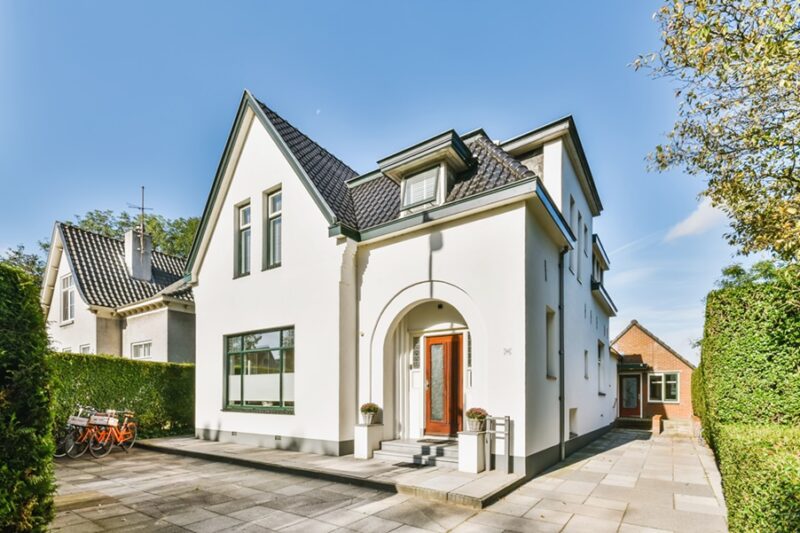Should You Invest in Real Estate Right Now?